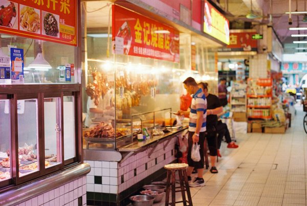 Revitalize your weight loss journey: discover the advantages of using a meal planning whiteboard in your kitchen